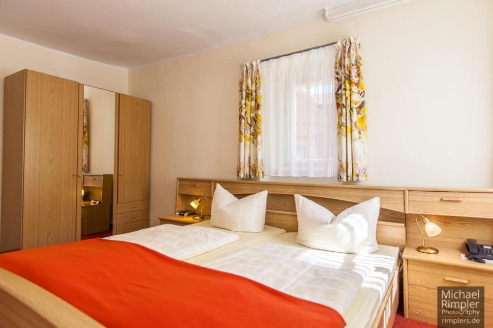 Wanderhotel Sonnebergbaude Валтерсдорф Екстериор снимка