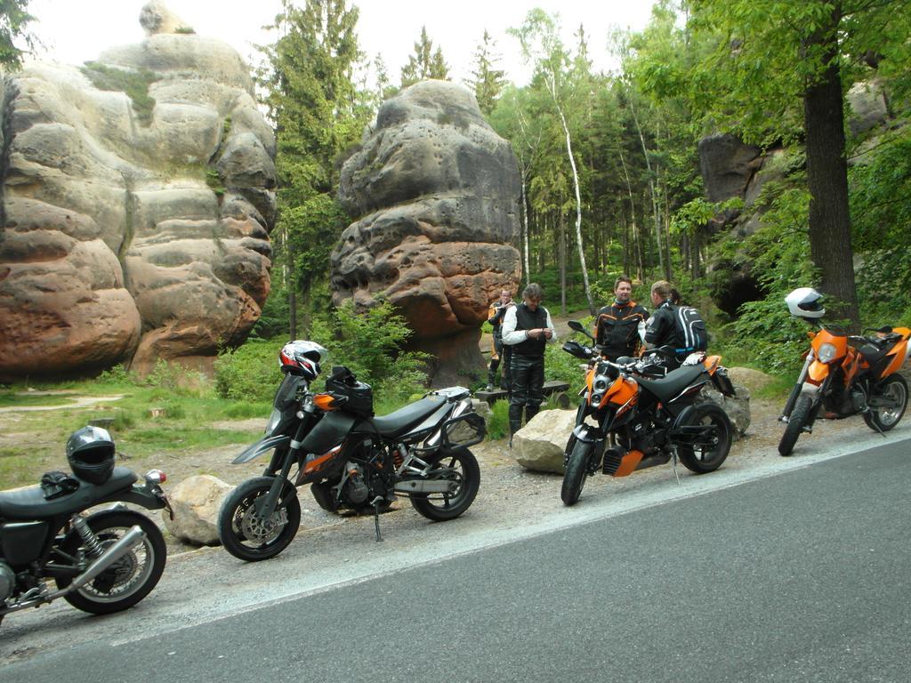 Wanderhotel Sonnebergbaude Валтерсдорф Екстериор снимка